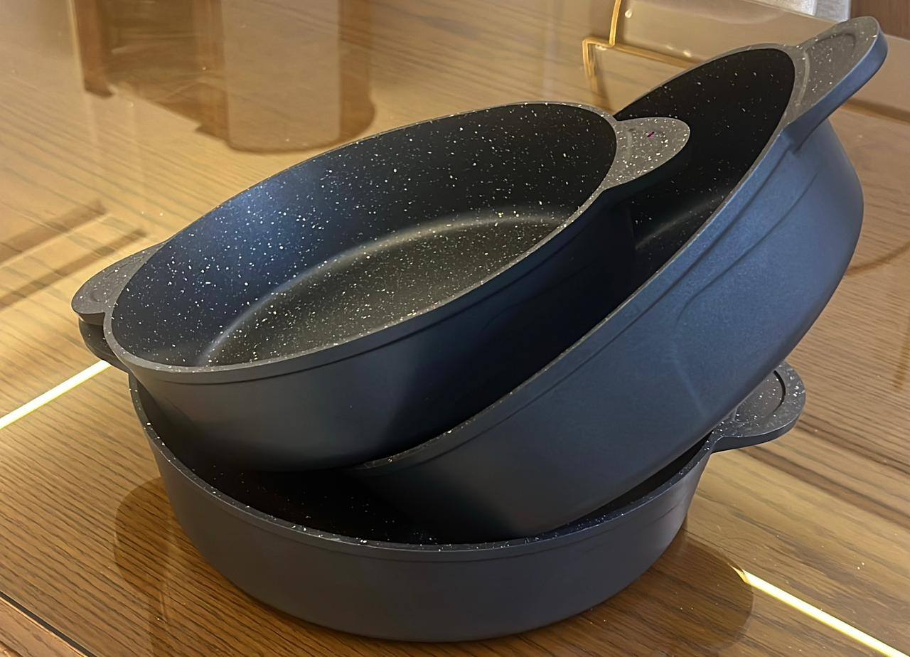 طقم صواني تيتانيوم قلب جيرانيت