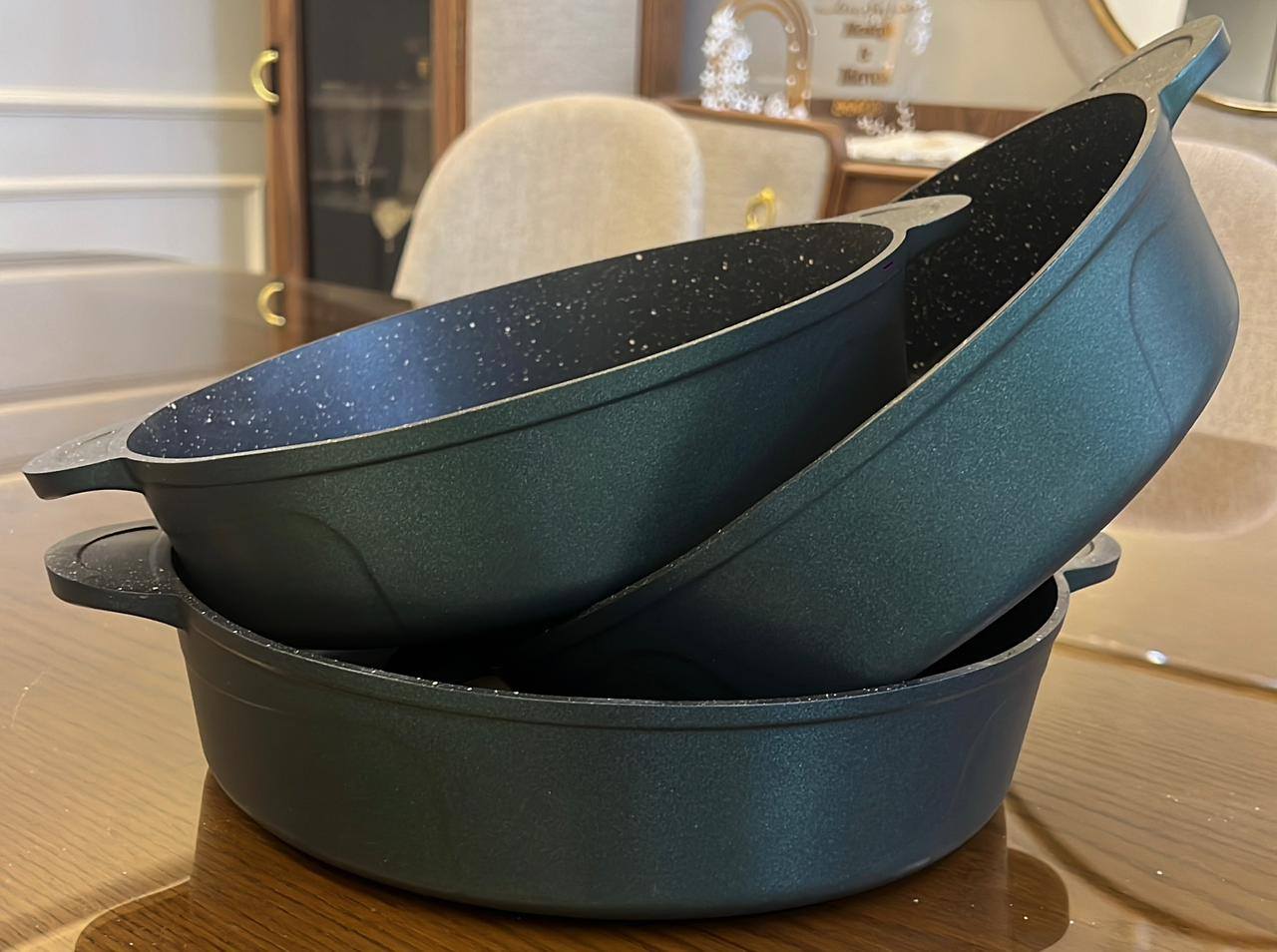 طقم صواني تيتانيوم قلب جيرانيت